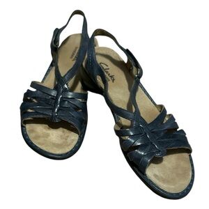 Clarks Women's Navy Leather Slingback Sandals with Velcro strap. Size 6.5